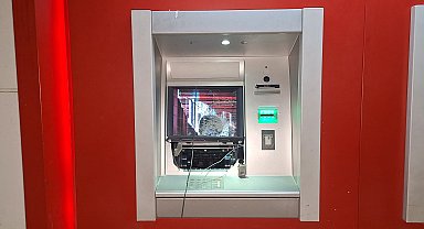 Adana'da ATM'ye zarar veren şüpheli yakalandı; olay anı kamerada