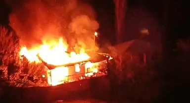 Adana'da ev yangını