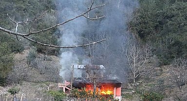 Adana'da ev yangını