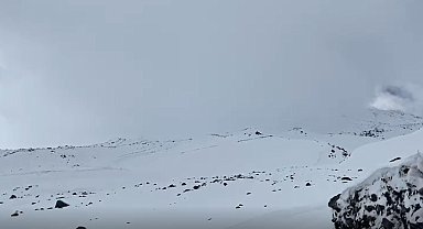 Ağrı Dağı'nda kaybolan kadın dağcı için arama kurtarma çalışması başlatıldı