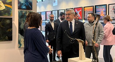 AK Parti'li Yayman'dan 'ArtAnkara 12'nci Uluslararası Çağdaş Sanat Fuarı'na ziyaret