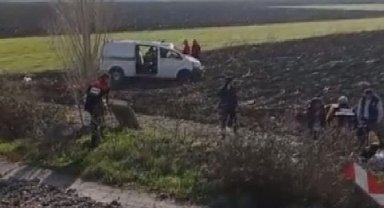 Amasya'da minibüs tarlaya uçtu; 8 yaralı