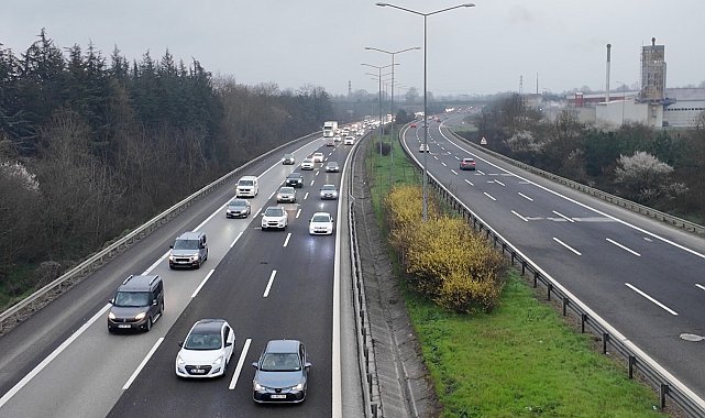 Anadolu Otoyolu'nun Düzce geçişinde dönüş yoğunluğu