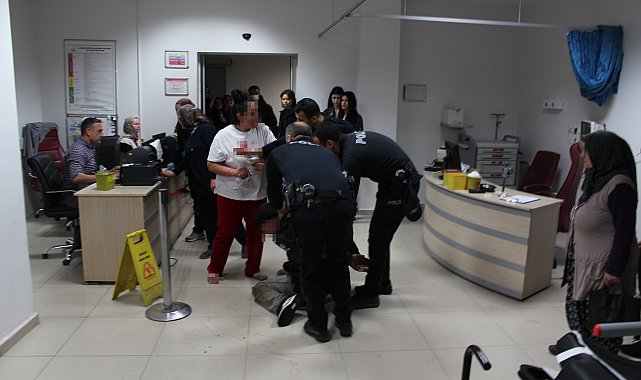 Annesinin sevgilisini bıçaklamıştı; adliyeye sevk edildiler
