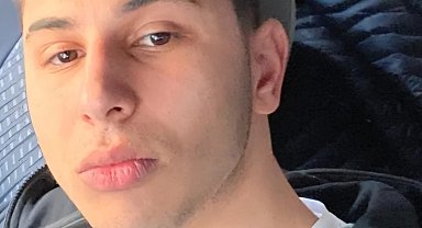 Asker eğlencesinde bayrak salladığı araçtan düşen Buğra öldü