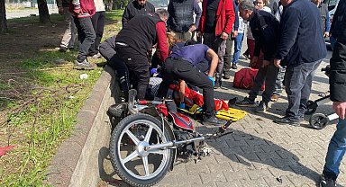 Aydın'da iki motosikletin karıştığı kaza kamerada; 1'i ağır, 3 yaralı