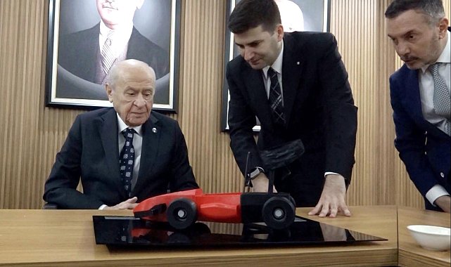 Bahçeli, Ülkü Ocakları'nın yarış arabalarına 'Göktay' ismini verdi