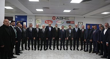 Bakan Çiftçi, Çumra Şeker Fabrikası'nı ziyaret etti