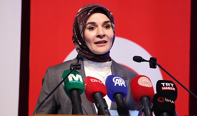 Bakan Göktaş: İnsan, dünyayı önce aile içinde tanır