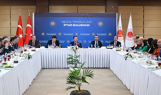 Bakan Gürlek, medya temsilcileri ile iftarda bir araya geldi