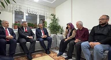 Bakan Tekin ve Bakan Çiftçi, cinayete kurban giden Fatma Nur öğretmenin ailesine taziyede bulundu