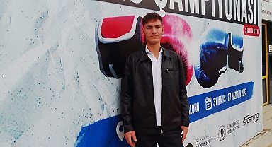 Bariyerlere çarpan otomobilin sürücüsü Emirhan öldü