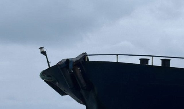 Bartın Limanı'nda 2 kuru yük gemisi çarpıştı