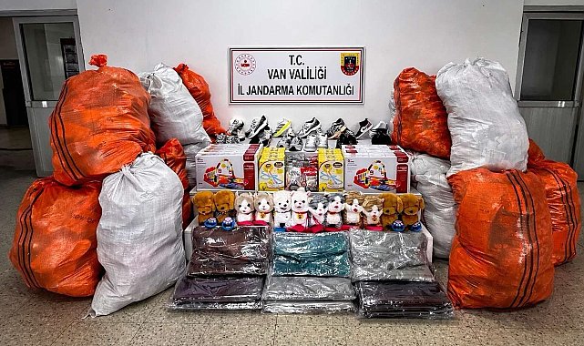 Başkale'de 6,4 milyon TL'lik kaçak eşya ele geçirildi