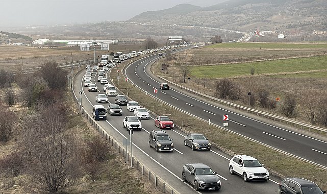 Bayram tatili dönüşünde Karabük geçişinde yoğunluk