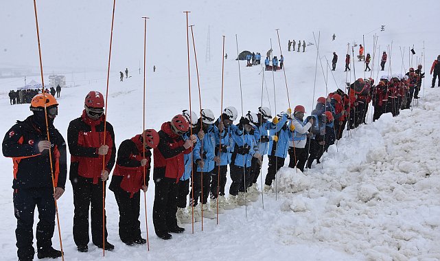 Bitlis'te 228 kişilik ekiple çığ tatbikatı