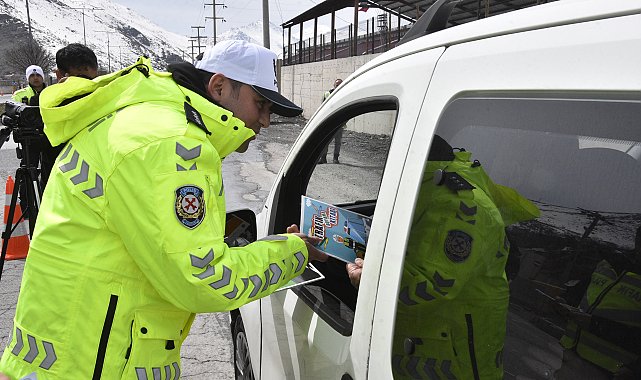 Bitlis'te trafik ekipleri, bayram öncesi denetimlerini artırdı