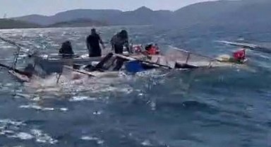Bodrum'da balıkçı teknesi yarı batık bulundu; 7 kişi kurtarıldı
