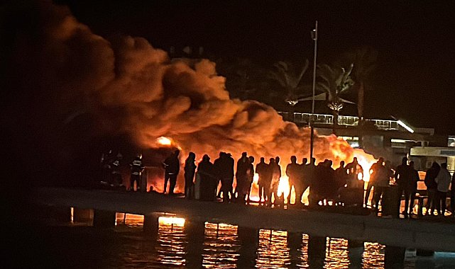 Bodrum'da bir marina çıkan yangında 5 motoryat yanıyor - 1