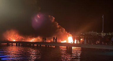 Bodrum'da marinada çıkan yangında 8 motoryat alev alev yandı