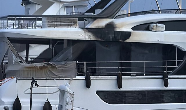 Bodrum'daki yat yangını sonrası temizlik ve enkaz kaldırma çalışması başlatıldı