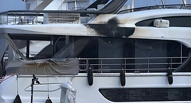 Bodrum'daki yat yangını sonrası temizlik ve enkaz kaldırma çalışması başlatıldı