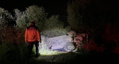 Bursa'da alkollü sürücünün kullandığı otomobil, zeytinliğe uçtu