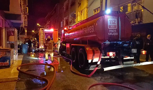 Bursa'da apartmanın çatı katında çıkan yangın söndürüldü