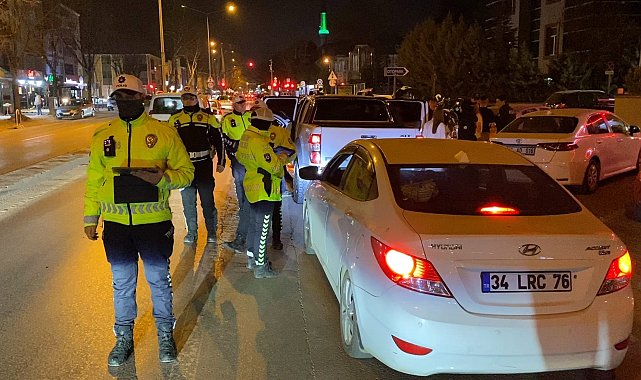 Bursa'da trafik denetlemesinde 25 sürücüye 448 bin TL ceza