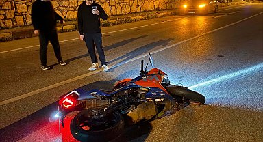 Devrilen motosikletin sürücüsü yaşamını yitirdi