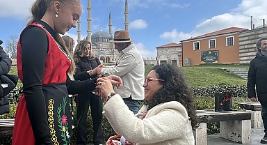 Edirne'de 'Baba Marta' etkinliği; bileklikler dağıtıldı