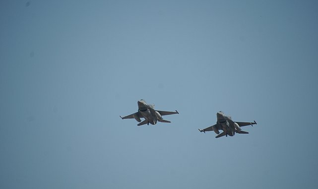 Edirne'de F-16 ve Bayraktar Akıncı'dan prova uçuşu