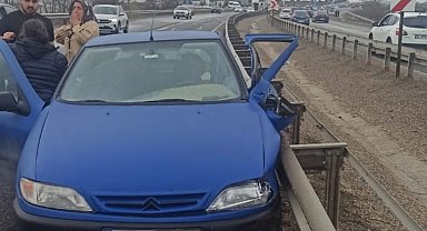 El freni çekilmediği için hareket eden otomobile, başka otomobil çarptı: 1 ölü, 3 yaralı