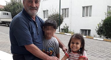 El freni çekilmeyen otomobilin çarptığı Öykü'nün ardından dedesi de kurtarılamadı