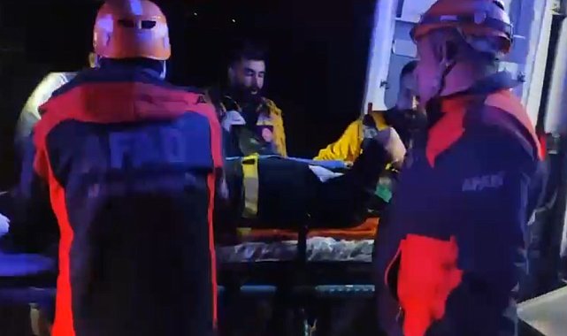 Elazığ'da otomobil şarampole yuvarlandı: 5 yaralı