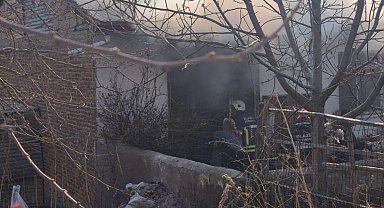 Elazığ'da yangında hayatını kaybetti, torunu yaralandı