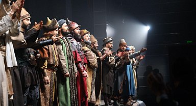 Erzurum Devlet Tiyatrosu'nda 'Timur ve Yıldırım' oyunu ilgi gördü