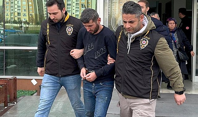 Eşini 5 bıçak darbesiyle ağır yaralayıp, yanındaki erkeği öldüren sanığa 'tahrik' indirimiyle 16 yıl hapis