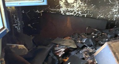 Evde çıkan yangında hayatını kaybetti