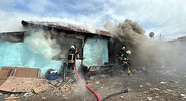 Evdeki yangına müdahaleyi izlerken köpek saldırısında yaralandı