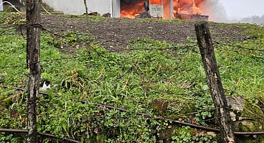 Garajda çıkan yangında 6 araç yandı