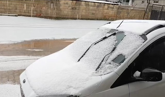 Hatay'da sağanak ve dolu nedeniyle yollar göre döndü