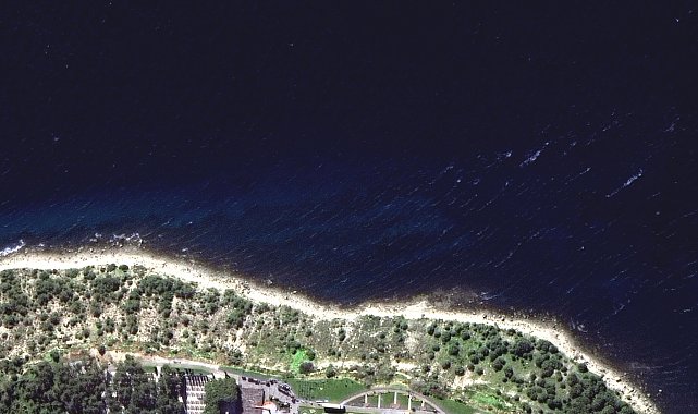 Hava Kuvvetleri'ne ait jetler Çanakkale Şehitler Abidesi'ni selamladı