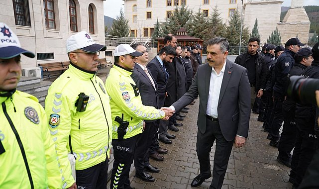 İçişleri Bakanı Çiftçi, Kızılcahamam'da polislerle bayramlaştı