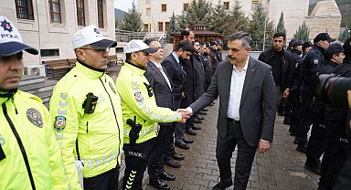 İçişleri Bakanı Çiftçi, Kızılcahamam'da polislerle bayramlaştı