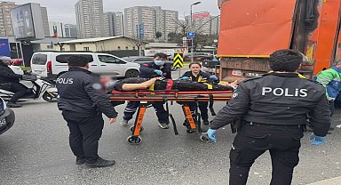 İstanbul - Ataşehir'de İBB'ye ait atık transfer kamyonunun çarptığı skuter sürücüsü ağır yaralandı