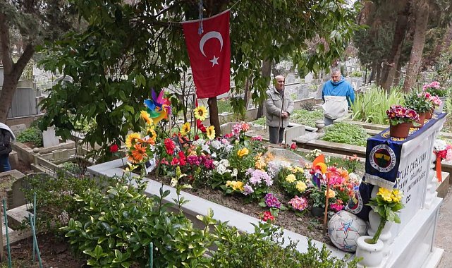 İstanbul - Atlas Çağlayan mezarı başında anıldı; Atlassız geçen ilk bayramım