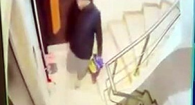 İstanbul - Avcılar'da apartmanda beğendiği ayakkabıları poşetlere koyup kaçtı