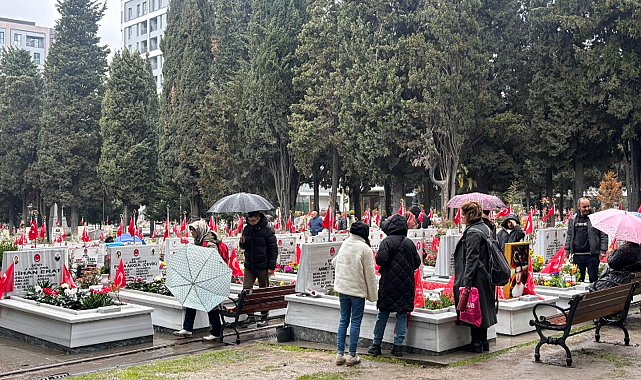 İstanbul- Edirnekapı Şehitliği'nde hüzünlü bayram