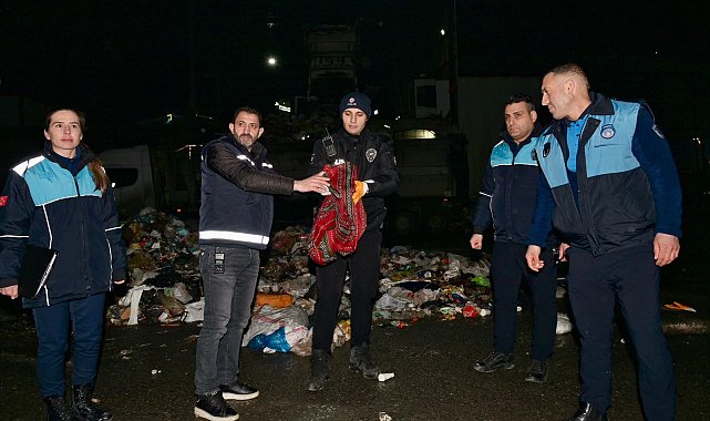 İstanbul- Esenyurt'ta çöpte bulunan 1 milyon 200 bin liralık altın sahibine teslim edildi